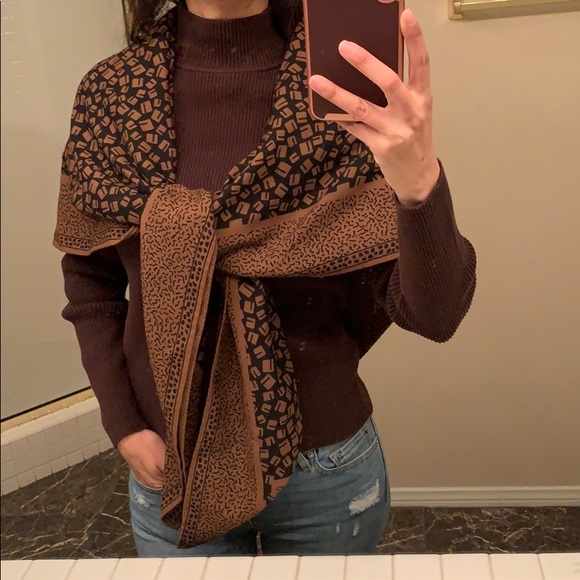 💯 Authentic Versace wool wrap - Picture 3 of 6